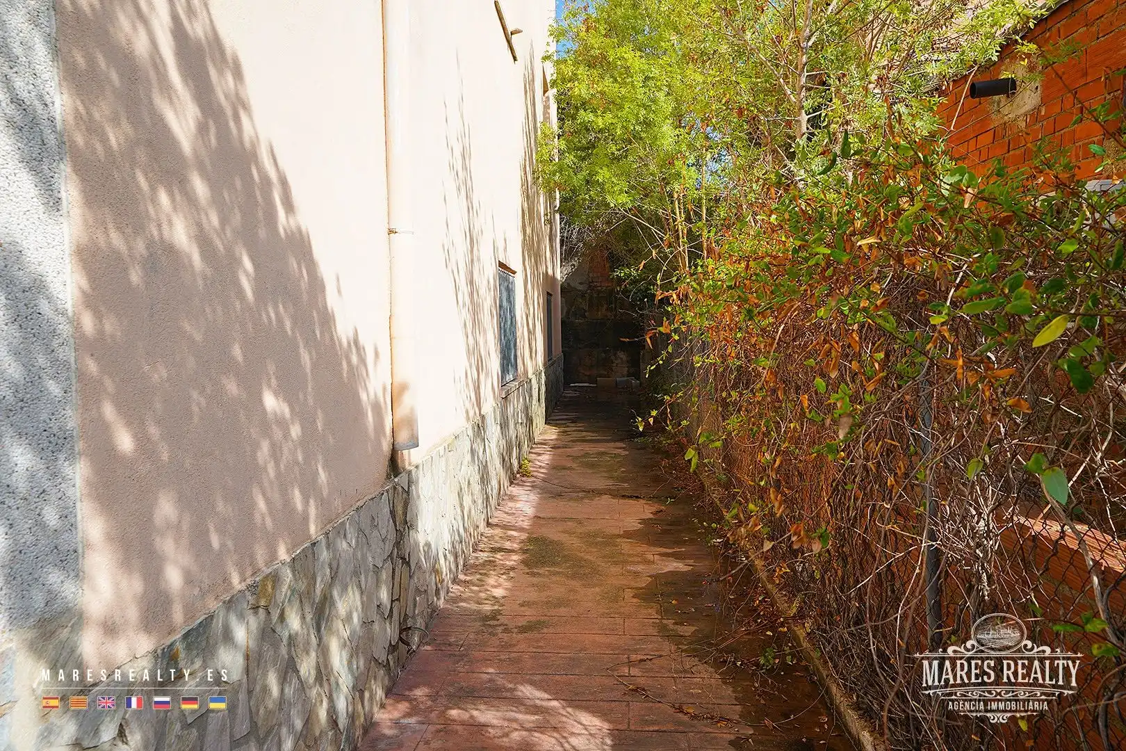Vista exterior de Local en venta en Maçanet de la Selva