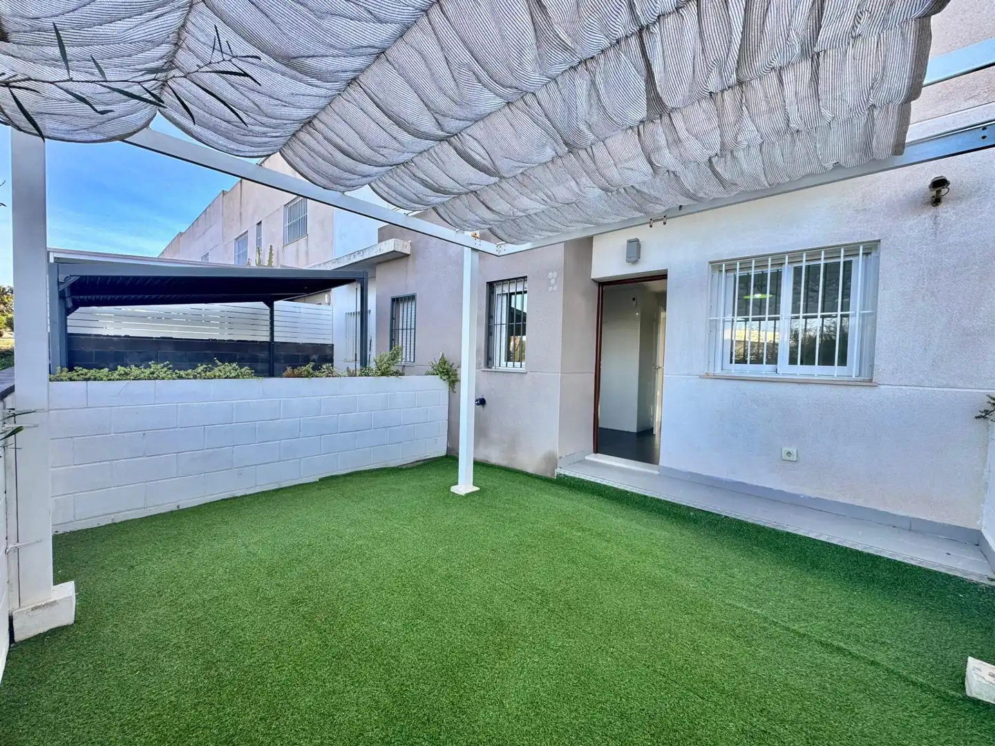 Terraza de Casa adosada en venta en Torrevieja con Jardín privado, Terraza y Balcón