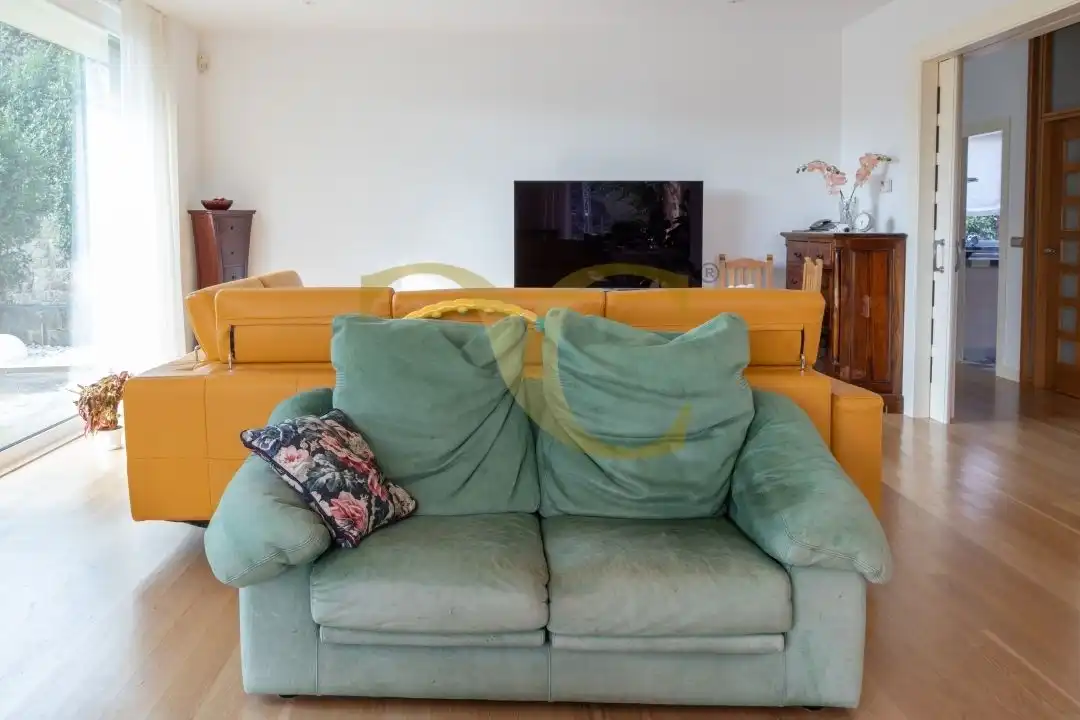 Sala de estar de Casa o chalet en venta en Santa Cruz de Bezana con Aire acondicionado, Calefacción y Jardín privado