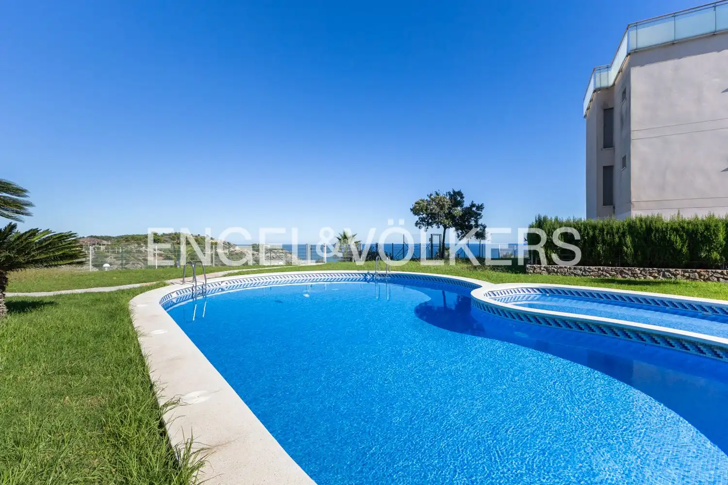 Swimming pool of Flat for rent in Oropesa del Mar / Orpesa  with Air Conditioner, Heating and Private garden