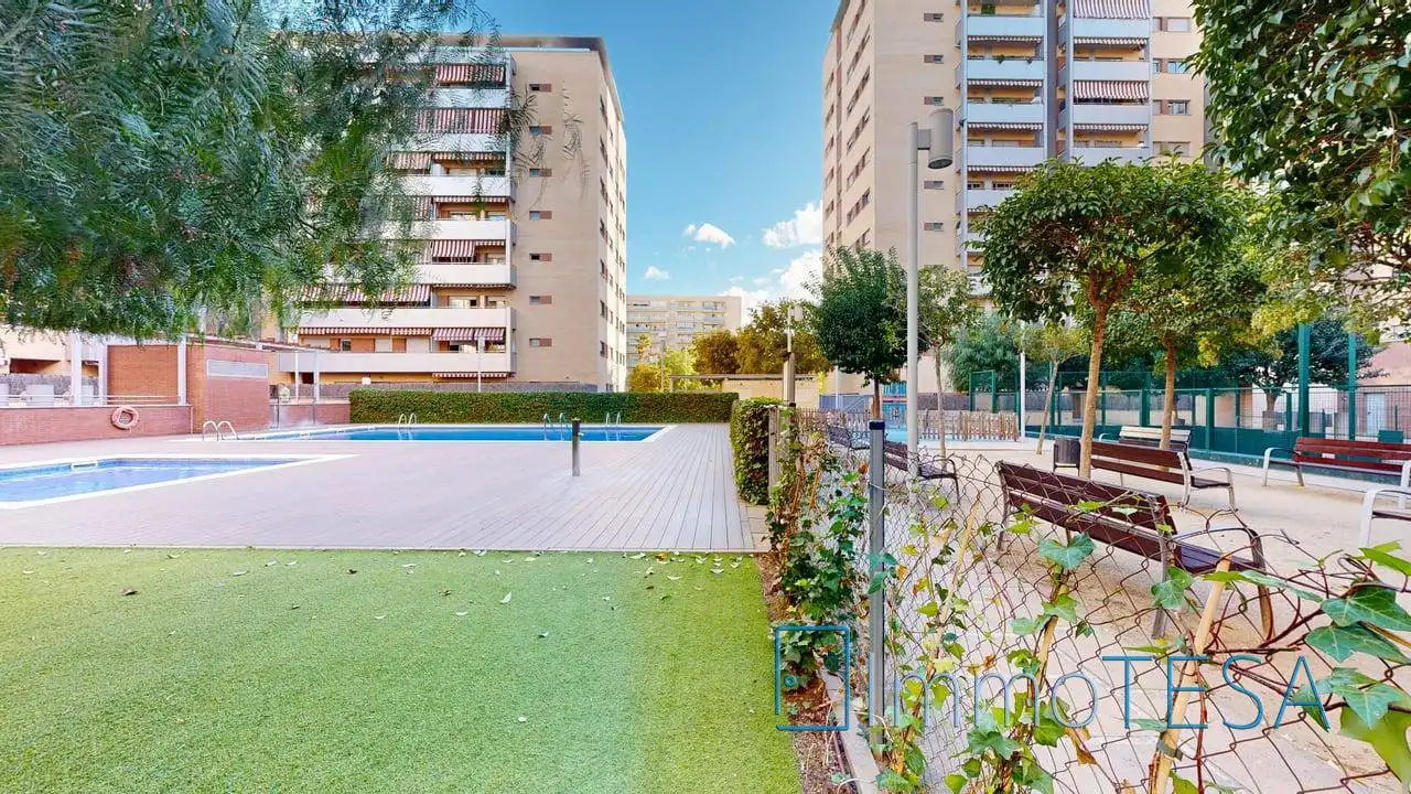 Exterior view of Flat for sale in Barberà del Vallès  with Air Conditioner, Heating and Parquet flooring
