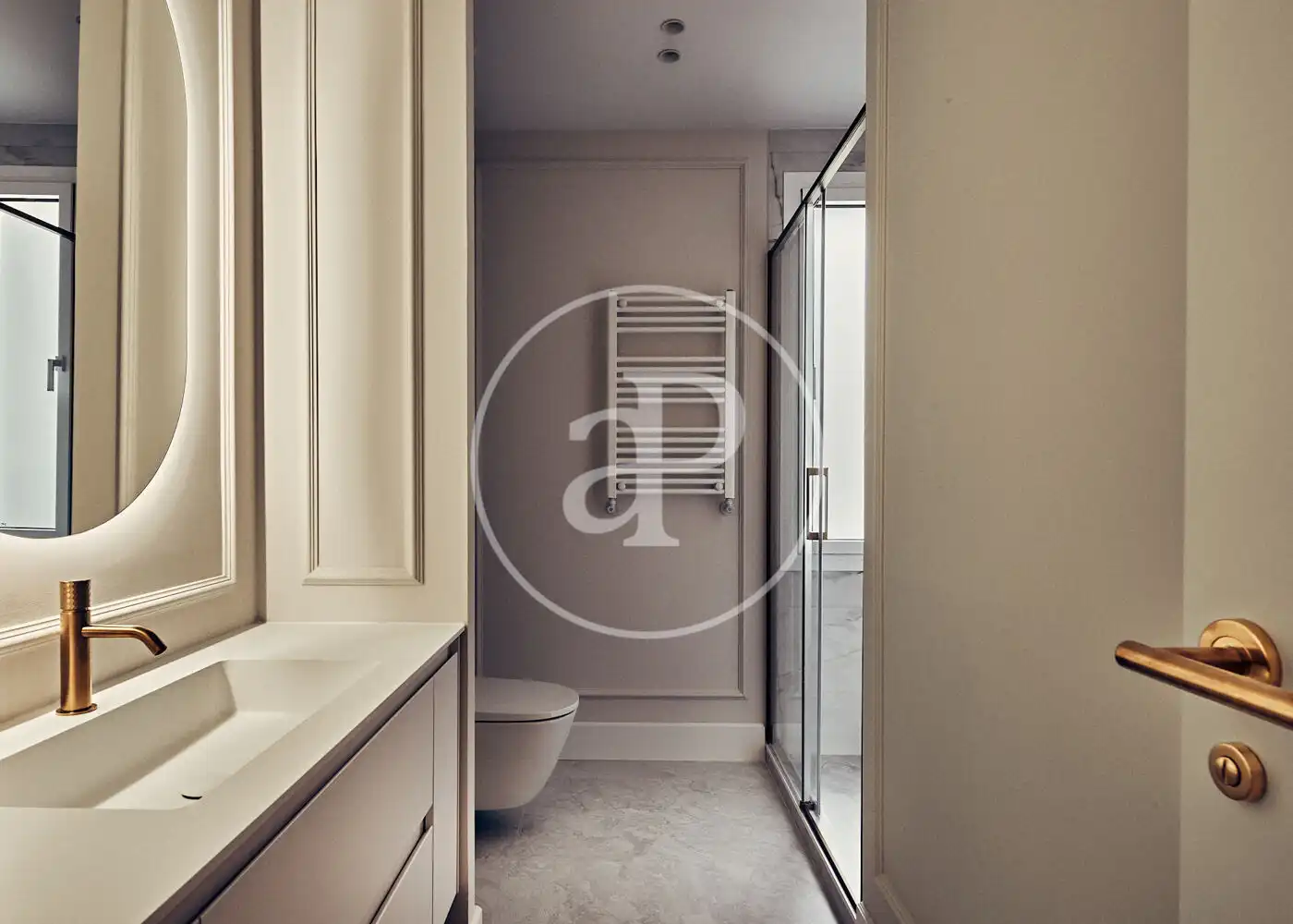 Bathroom of Flat for sale in Madrid  with Air Conditioner, Heating and Furnished