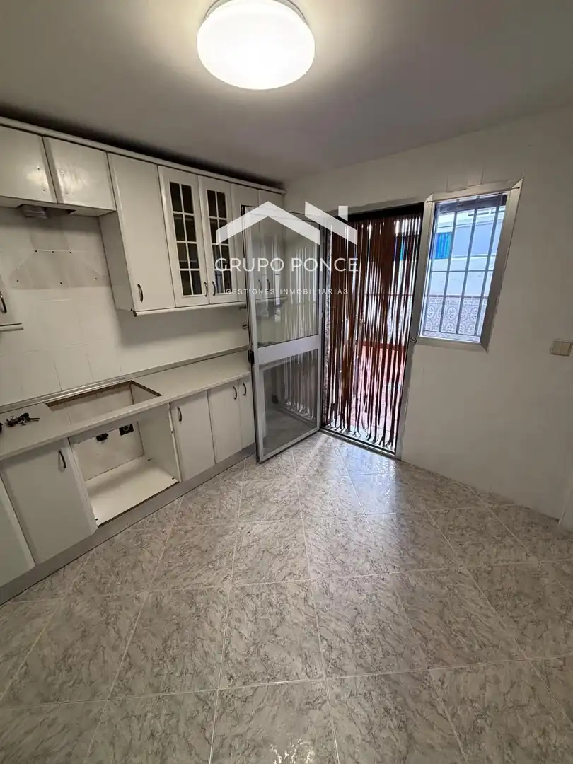 Cuina de Dúplex en venda en Jerez de la Frontera amb Aire condicionat i Traster