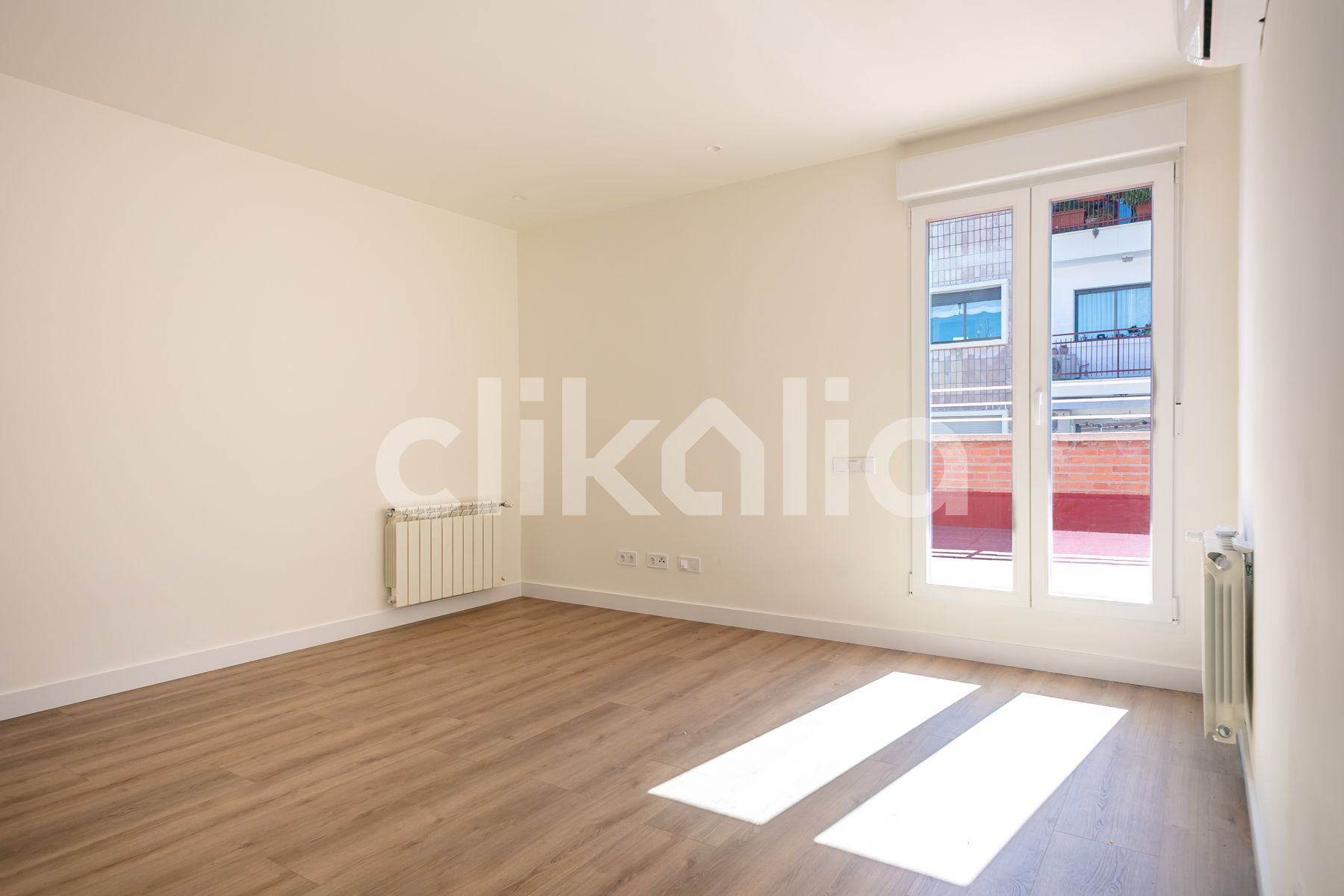 Bedroom of Attic for sale in  Madrid Capital  with Air Conditioner, Heating and Terrace