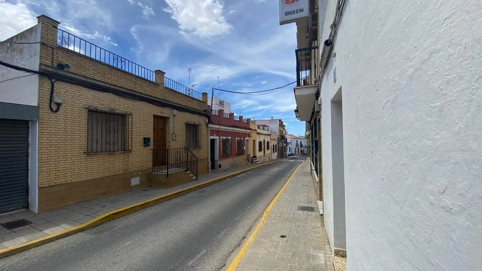 Vista exterior de Local en venda en Mairena del Aljarafe amb Aire condicionat i Calefacció