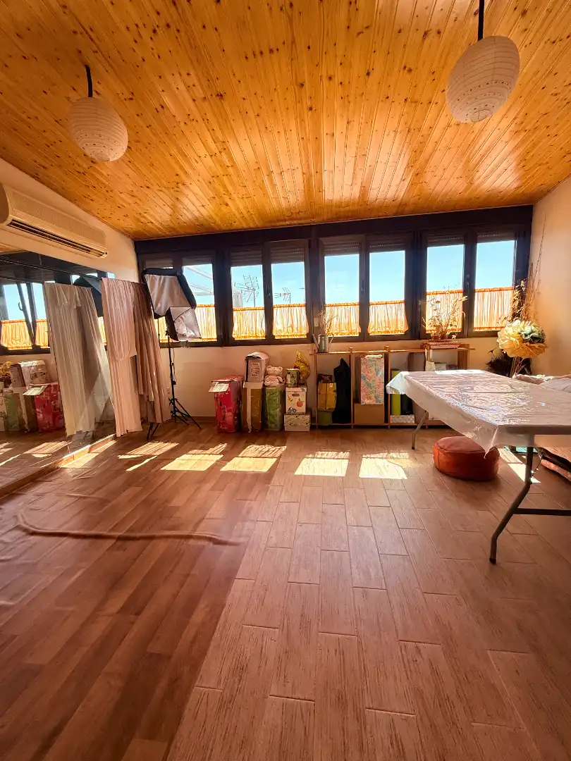 Sala de estar de Casa adosada en venta en San Sebastián de los Reyes con Aire acondicionado, Calefacción y Jardín privado