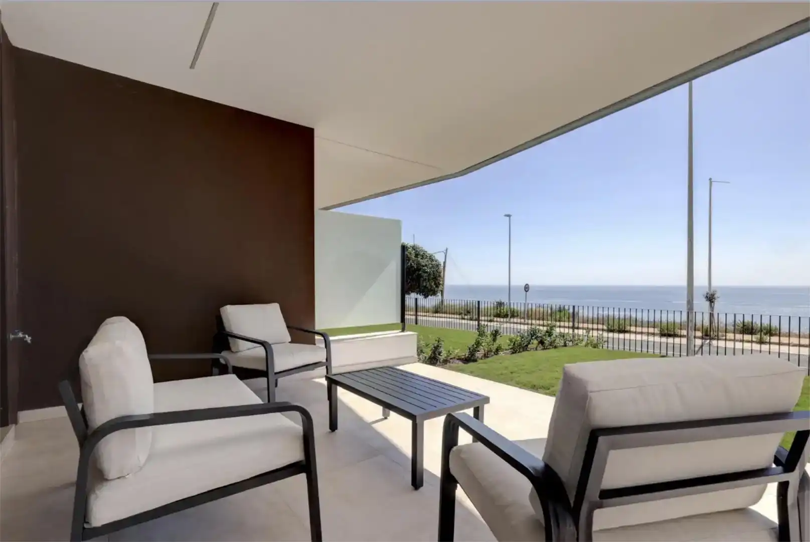 Terrasse von Wohnungen zur Miete in Casares mit Klimaanlage und Schwimmbad