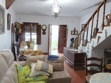 Maison rustique avec balcon à vendre à Villaluenga del Rosario