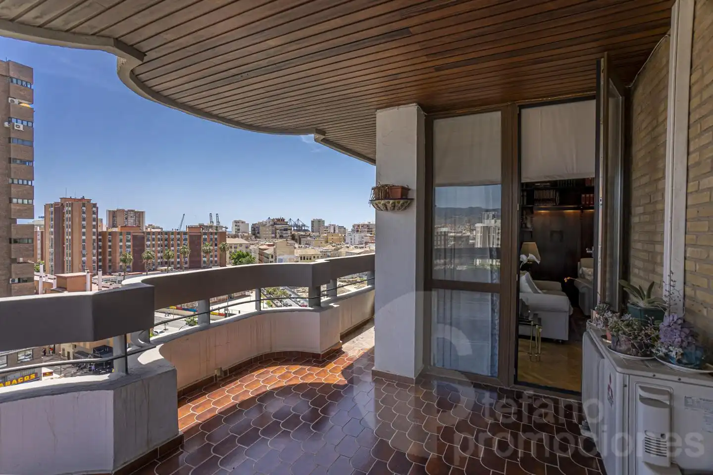 Vista exterior de Piso en venta en Málaga con Aire acondicionado, Parquet y Terraza