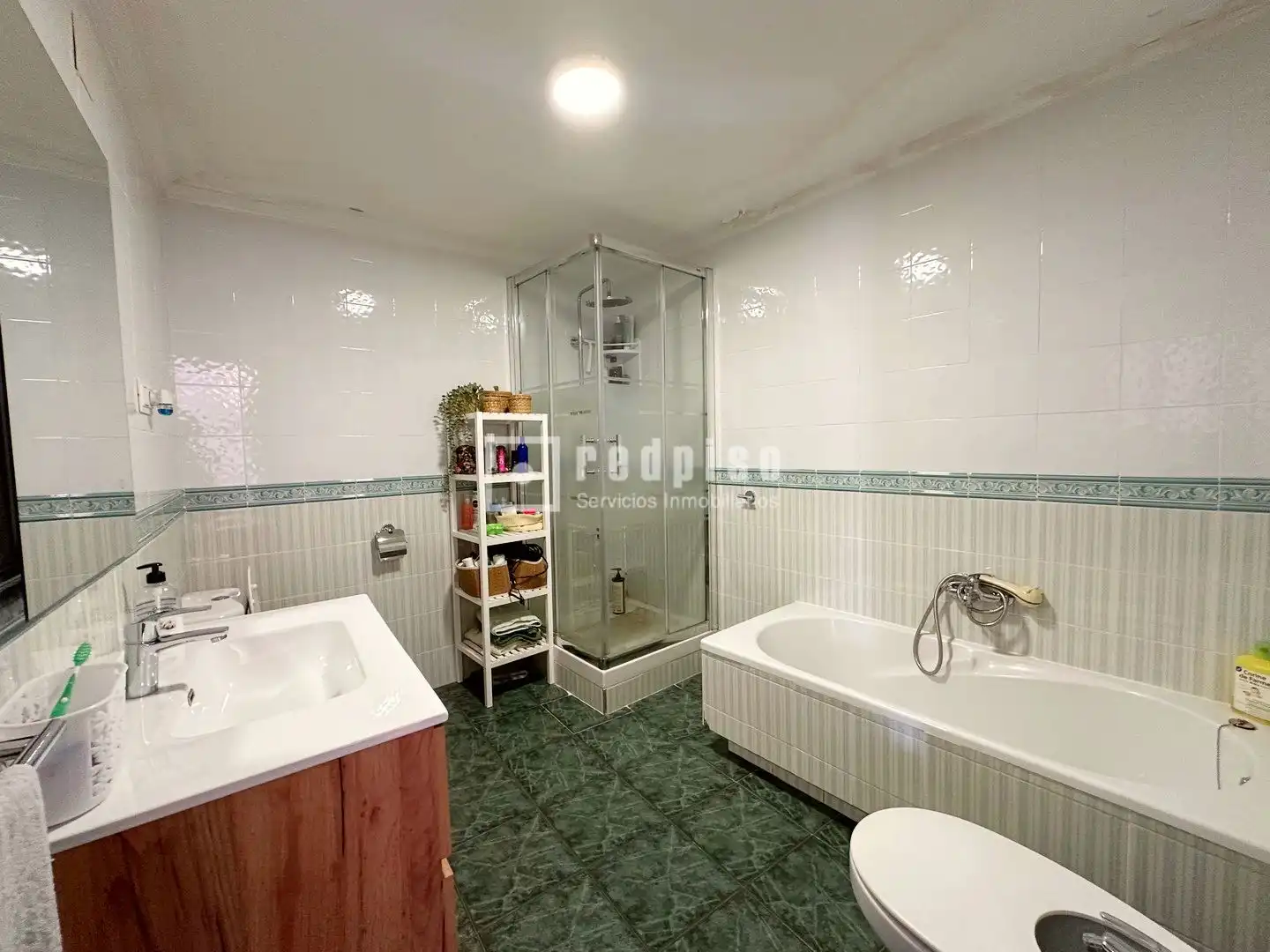 Bany de Casa o xalet en venda en Málaga amb Aire condicionat, Calefacció i Jardí privat
