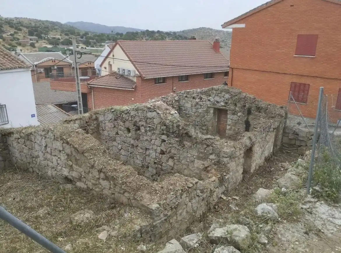 Außenansicht von Residential zum Verkauf in El Hoyo de Pinares 