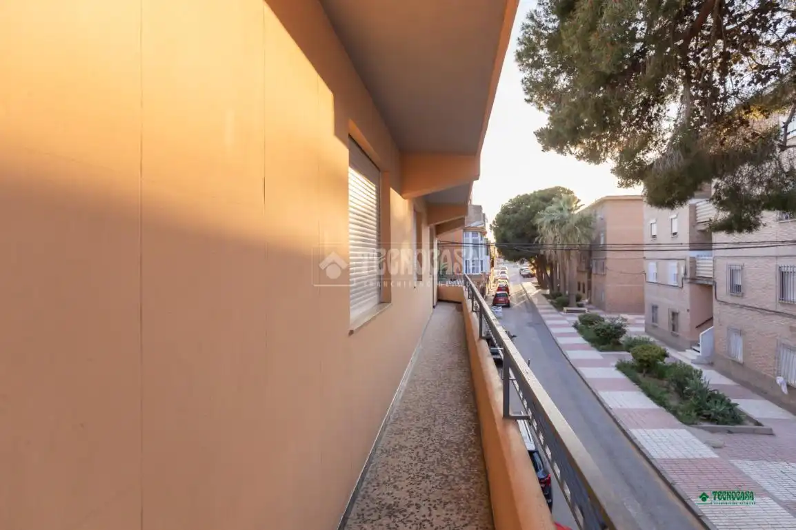 Vista exterior de Piso en venta en Almería con Aire acondicionado