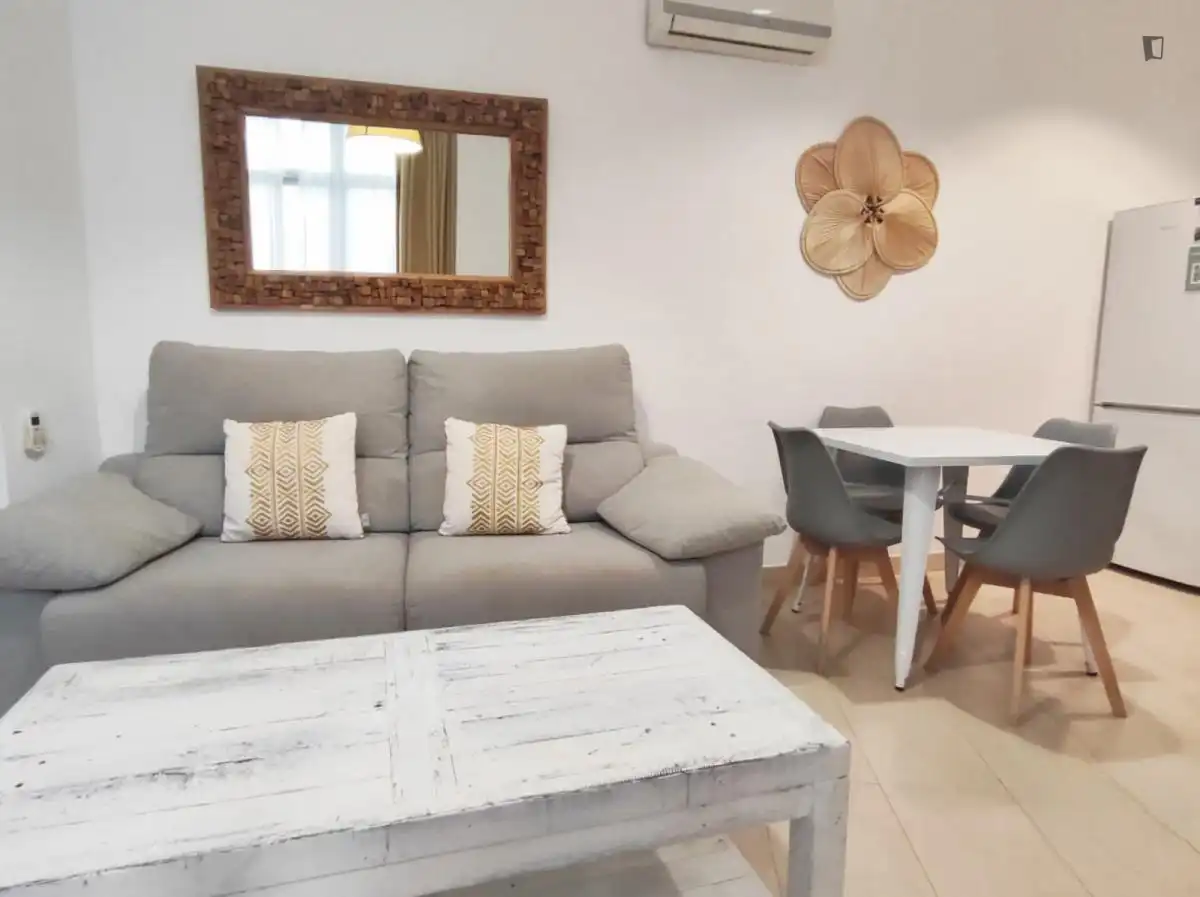 Study for rent in La Goleta - San Felipe Neri