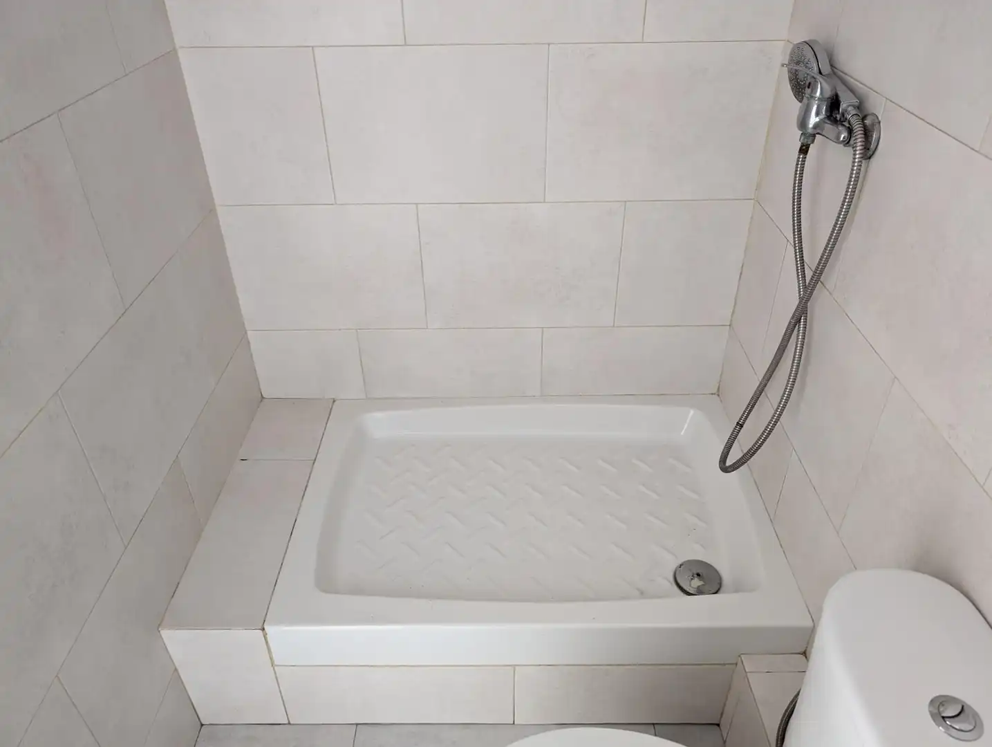 Bany de Local de lloguer en Barcelona amb Aire condicionat