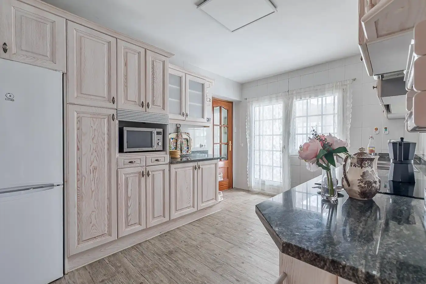 Cocina de Casa o chalet en venta en San Lorenzo de El Escorial con Calefacción, Alarma y Piscina comunitaria