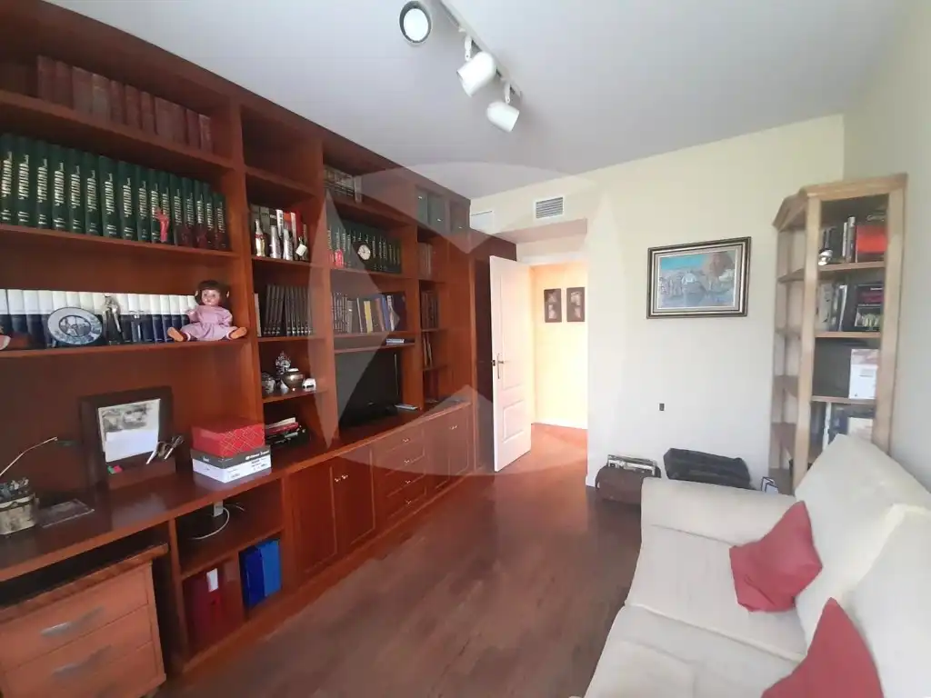 Sala d'estar de Pis en venda en Badajoz amb Balcó
