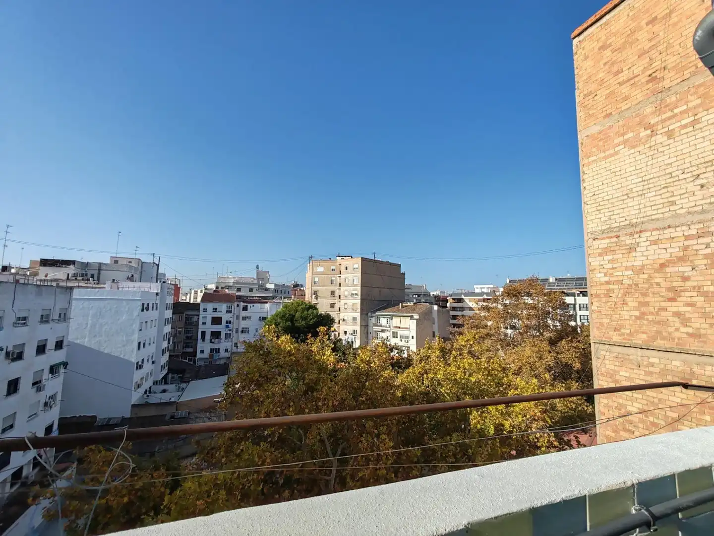 Vista exterior de Oficina de alquiler en Valencia con Aire acondicionado