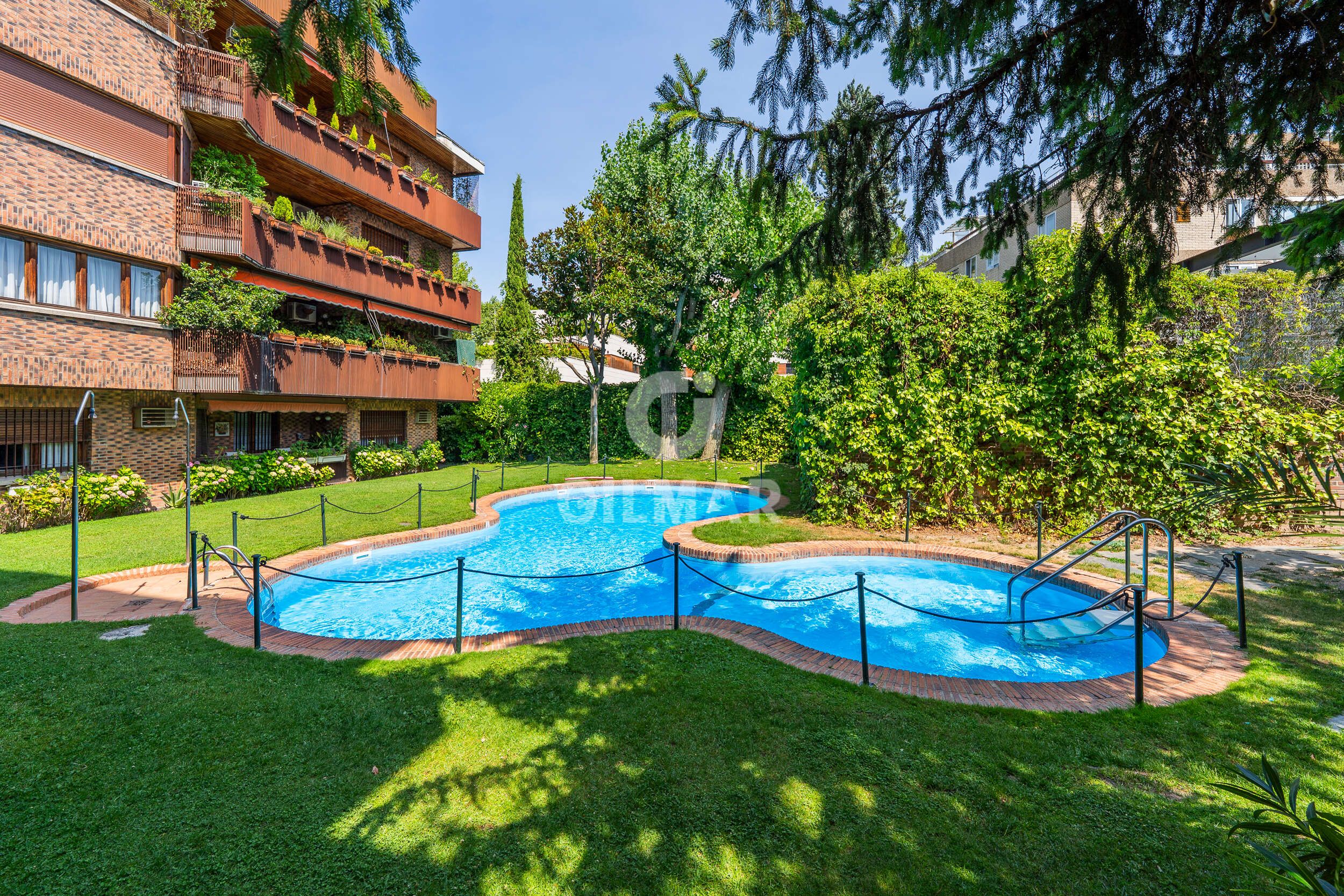 Garden of Flat for sale in  Madrid Capital  with Heating, Private garden and Swimming Pool