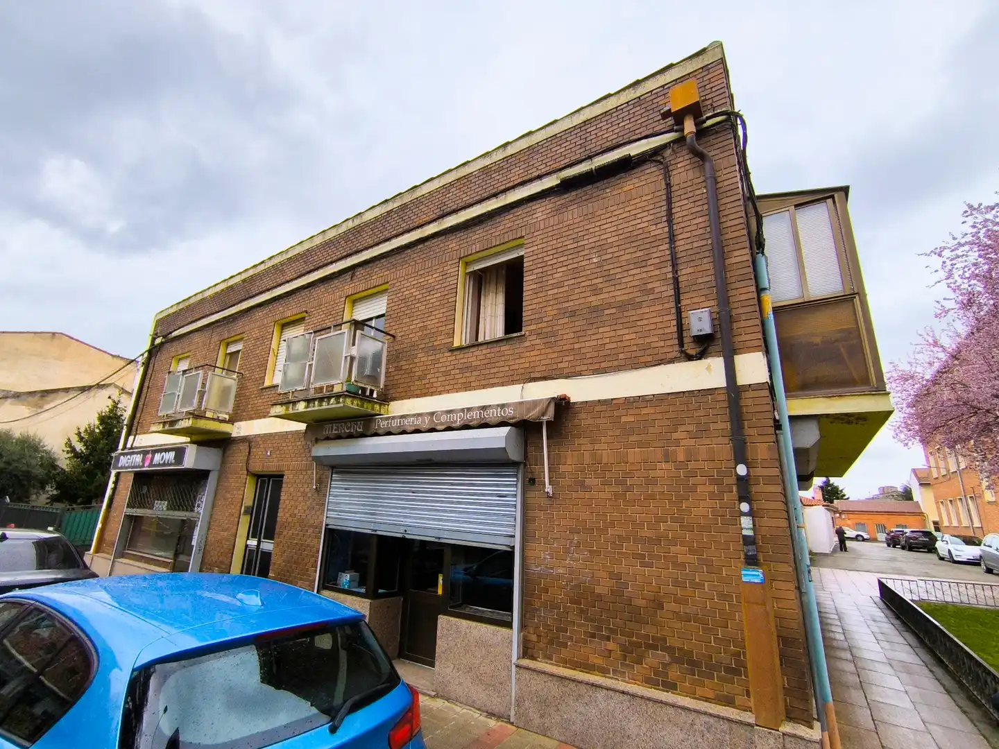 Vista exterior de Edifici en venda en Venta de Baños