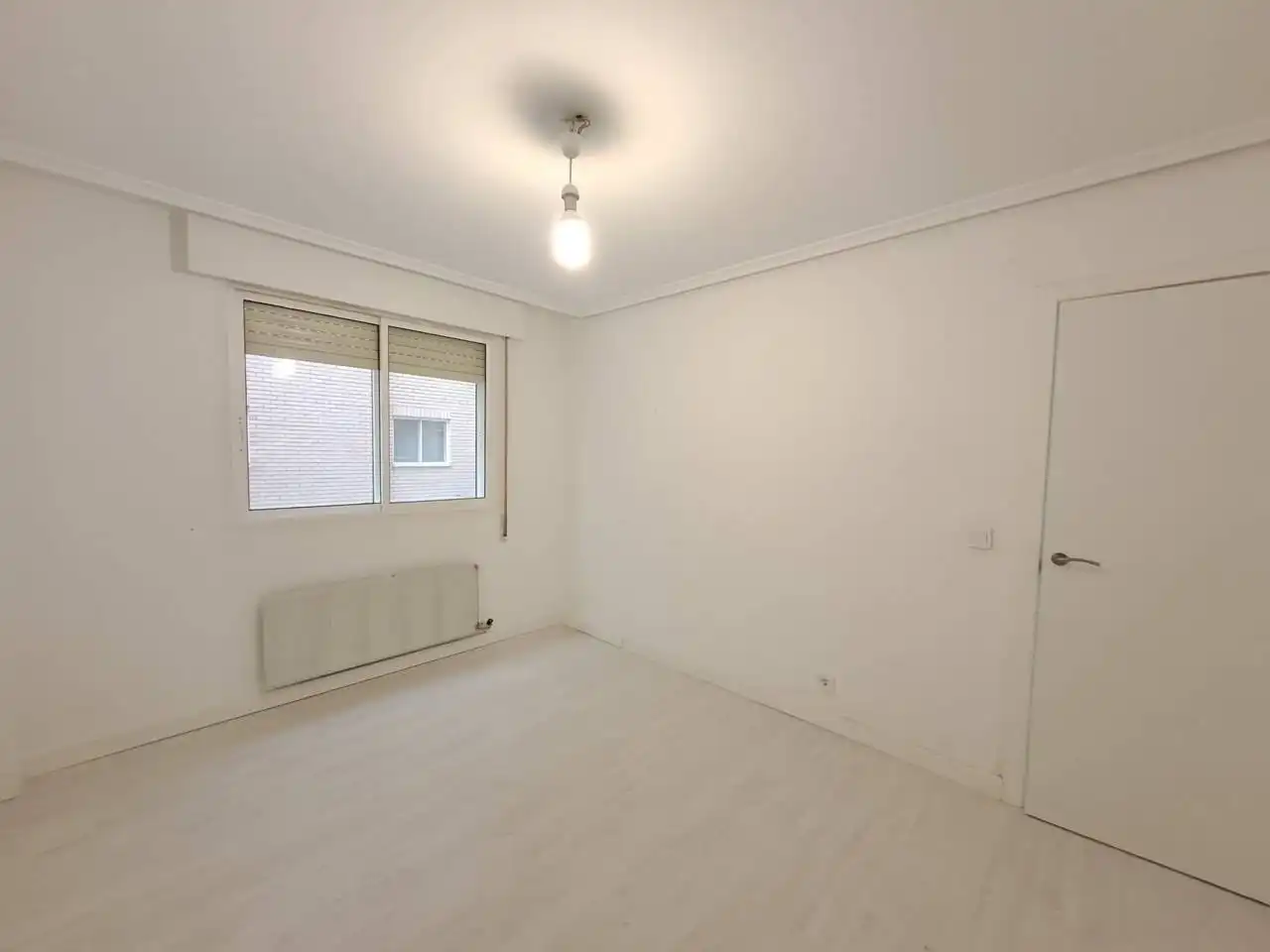 Bedroom of Flat for sale in Burgos  with Heating, Parquet flooring and Storage room