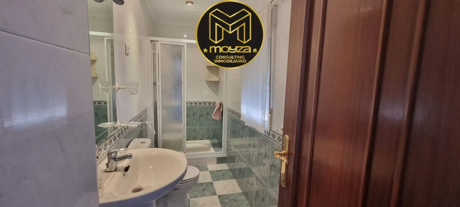 Piso con terraza en venta en Martos, imagen 23