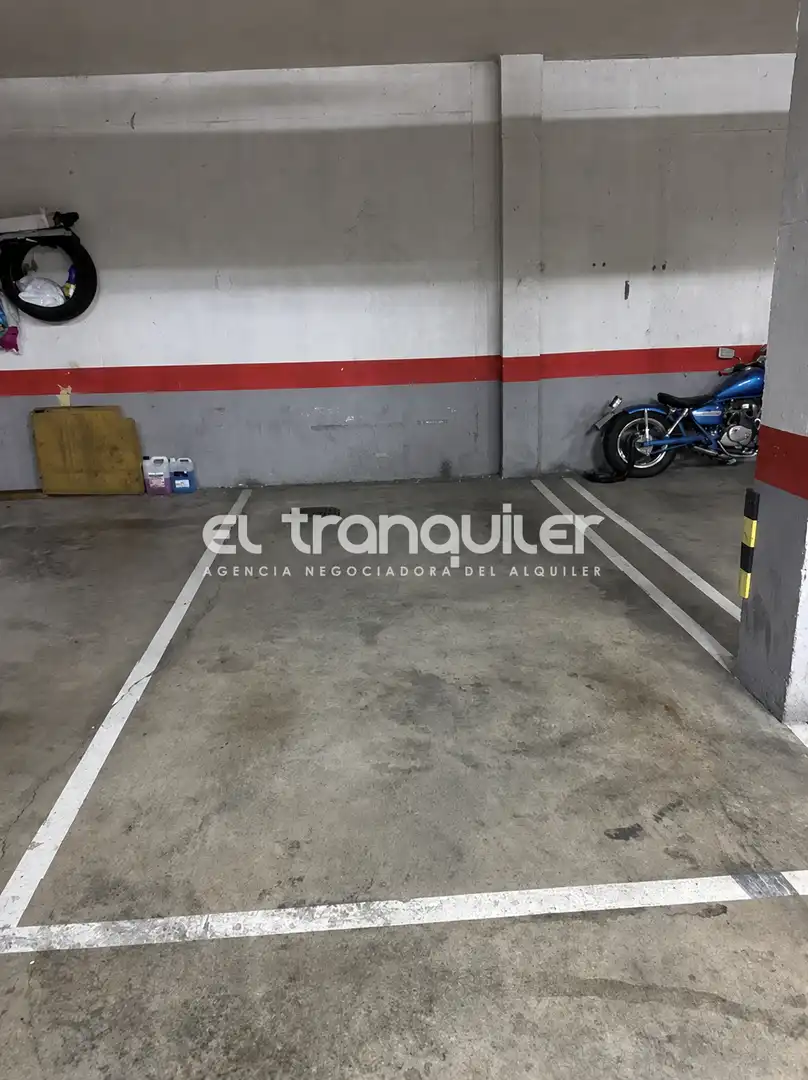 Parking de Piso de alquiler en Parla con Aire acondicionado, Piscina y Amueblado