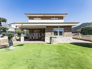 Casa con balcón en venta en La Torre de Claramunt