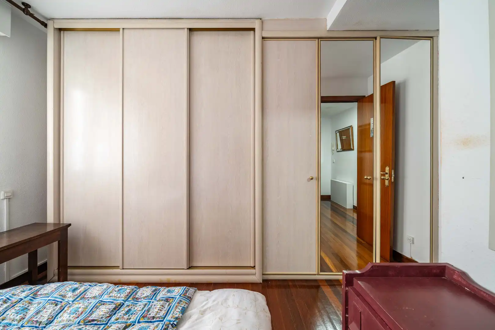 Schlafzimmer von Wohnung zur Miete in Santander mit Heizung, Parkett und Möbliert