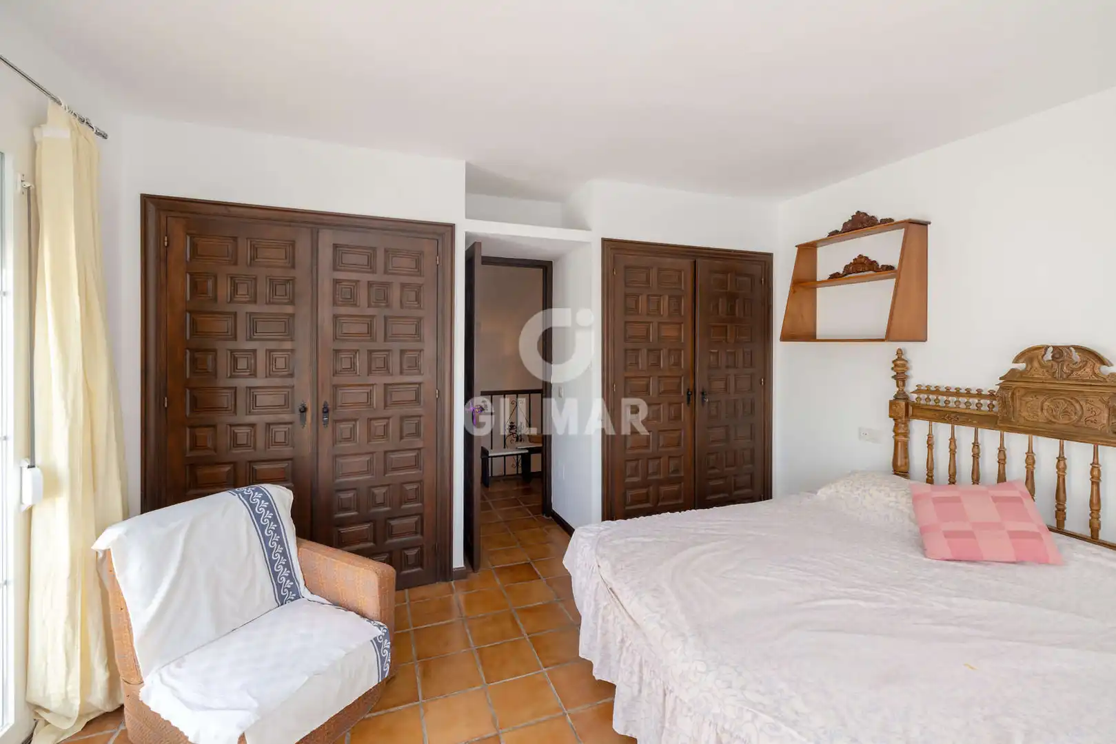 Dormitori de Casa o xalet en venda en Estepona amb Jardí privat
