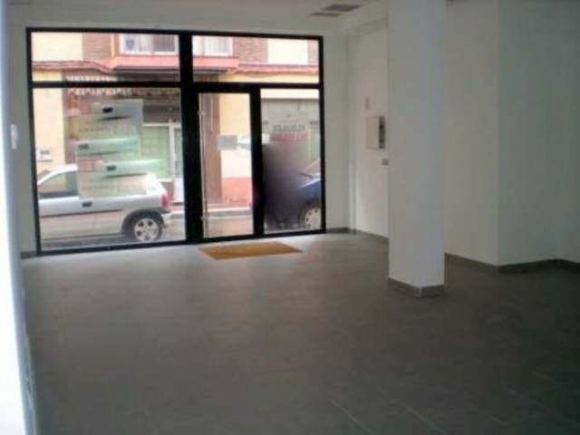 Local comercial en Alquiler en  Mariano José de Larra, 3 en Delicias