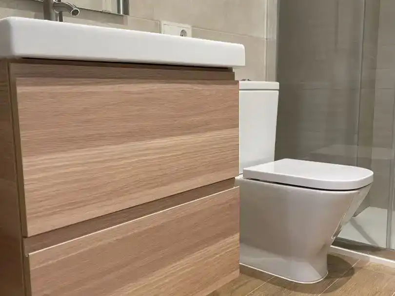Bathroom of Flat for rent in Gijón   with Terrace and Balcony