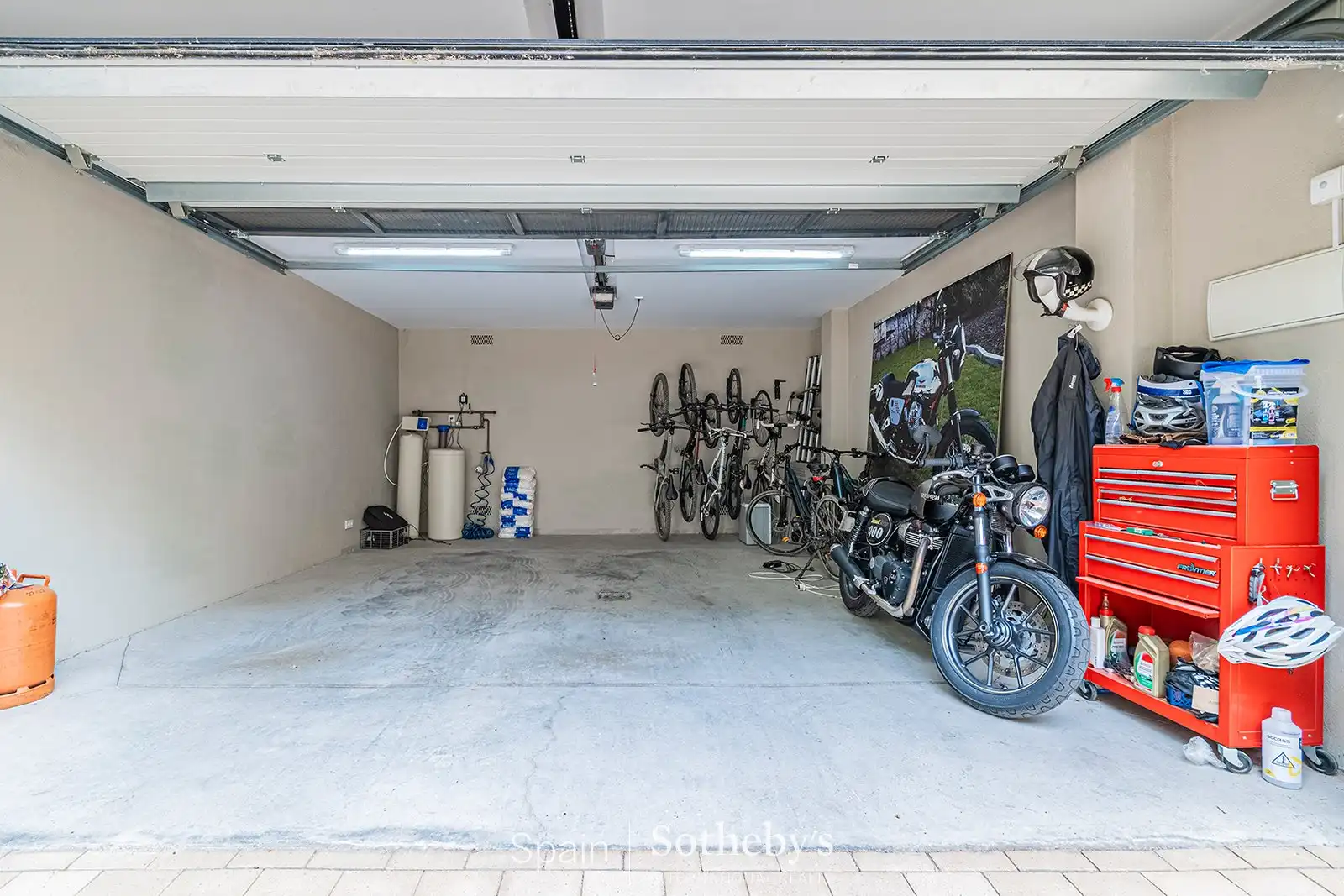 Parking de Ático en venta en Sant Just Desvern con Aire acondicionado, Terraza y Trastero