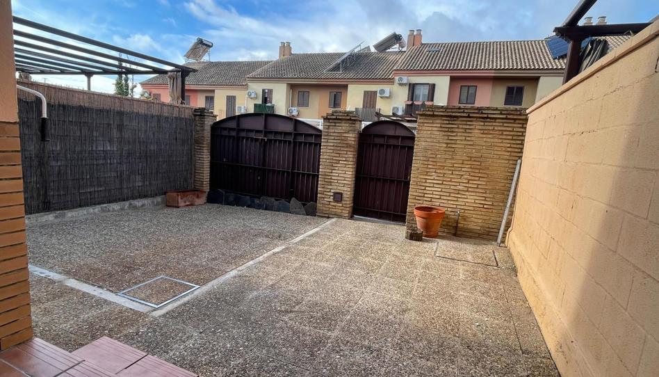 Foto 1 de Casa adosada en venda a Calle Sor María Angeles Querencio, Santiponce, Sevilla