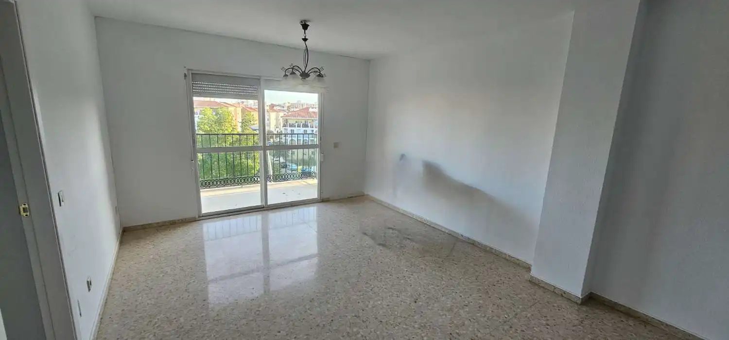 Außenansicht von Wohnung zum Verkauf in Vélez-Málaga mit Terrasse und Schwimmbad