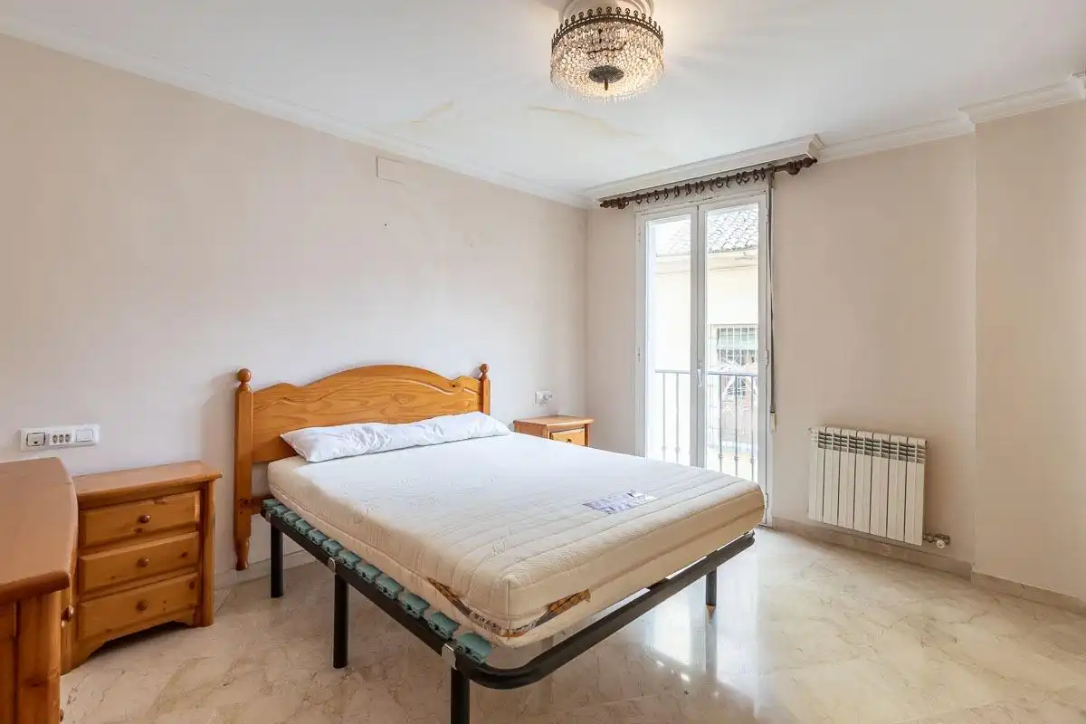 Schlafzimmer von Wohnung zur Miete in Granada mit Heizung und Balkon