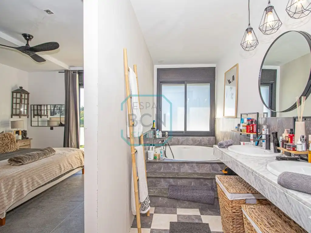 Badezimmer von Haus oder Chalet zum Verkauf in Calafell mit Klimaanlage, Schwimmbad und Balkon