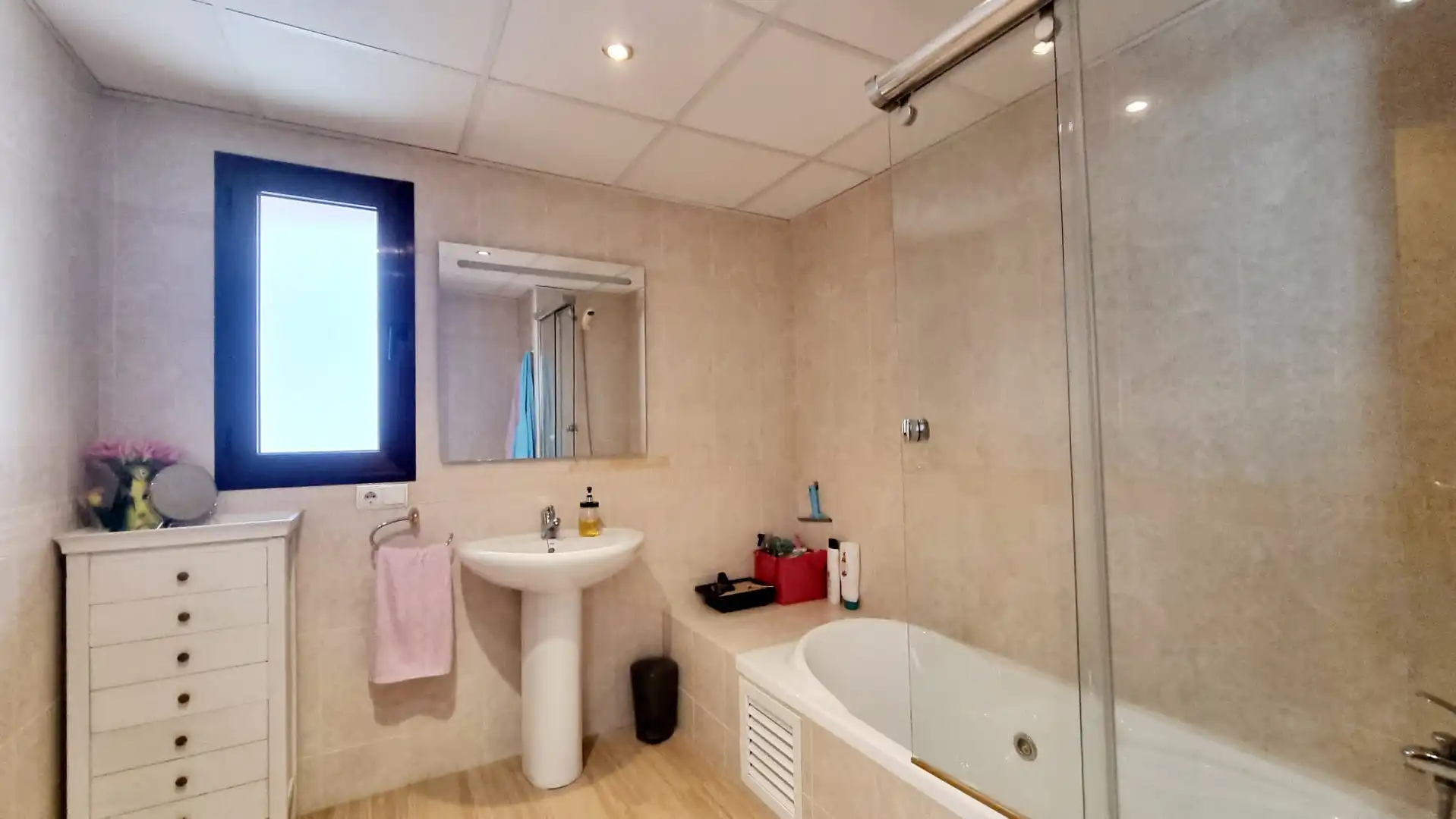 Baño de Ático en venta en Benidorm con Aire acondicionado, Jardín privado y Terraza