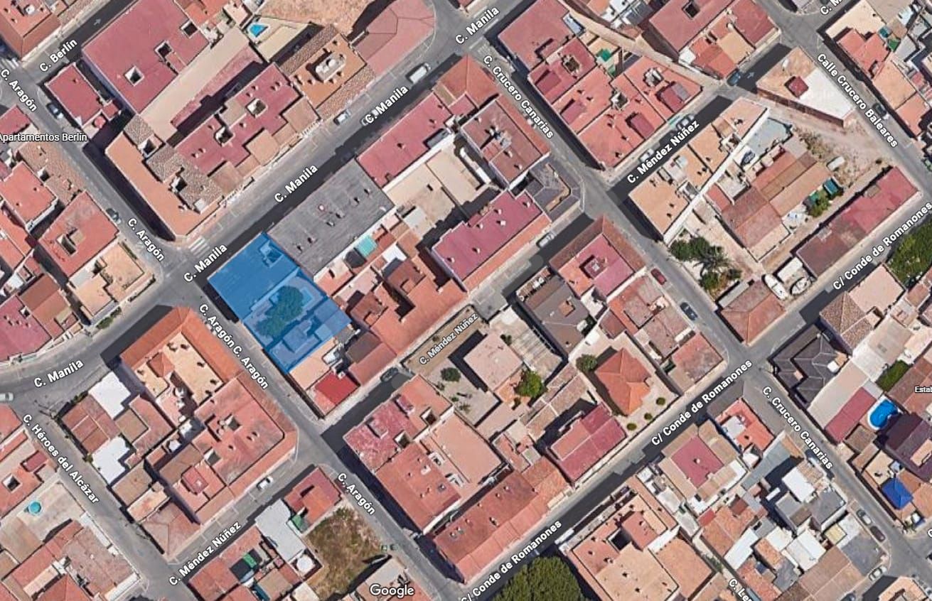 Vista exterior de Casa adosada en venda en San Pedro del Pinatar amb Aire condicionat, Jardí privat i Piscina