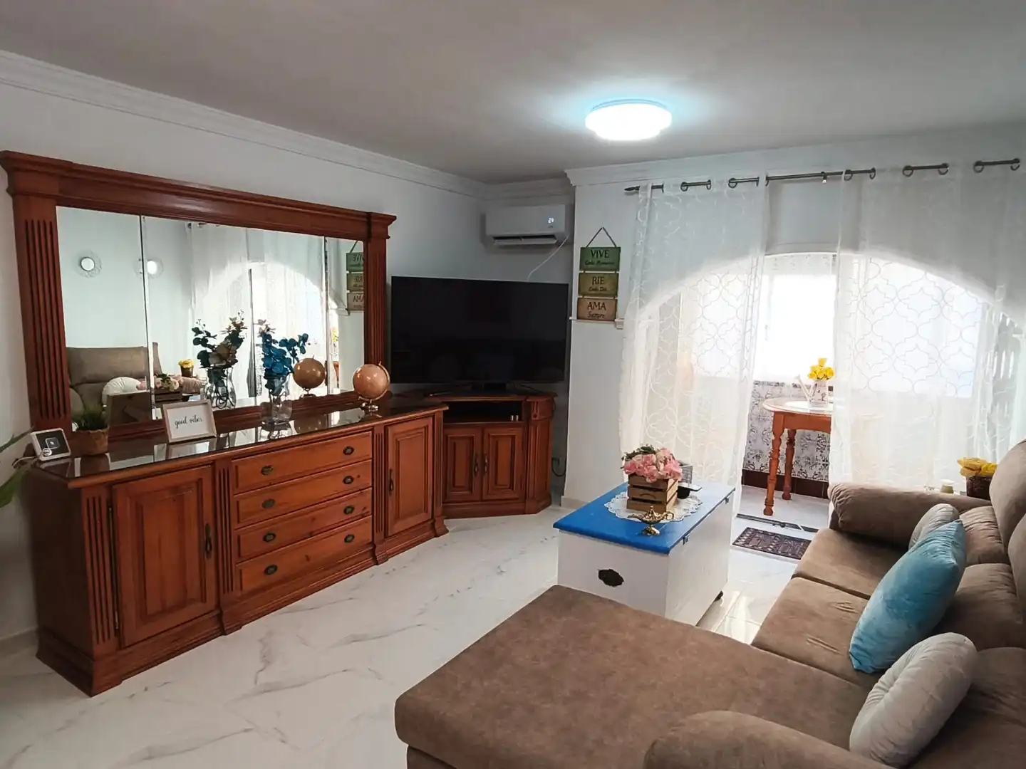 Sala de estar de Piso en venta en La Línea de la Concepción con Aire acondicionado y Amueblado