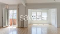 Sala d'estar de Apartament en venda en  Barcelona Capital amb Aire condicionat i Balcó