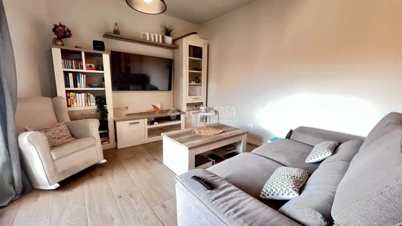 Living room of Flat for sale in Alcalá de Henares  with Air Conditioner, Heating and Terrace