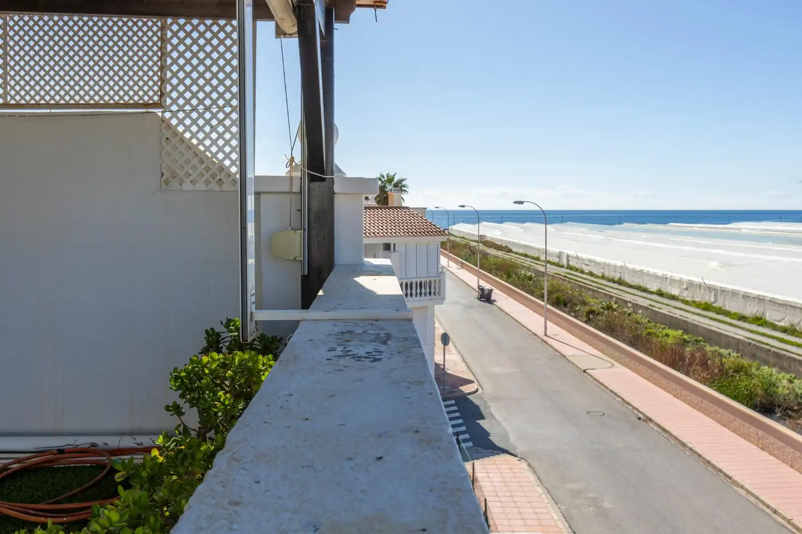 Vista exterior de Ático en venta en Motril con Calefacción, Terraza y Amueblado