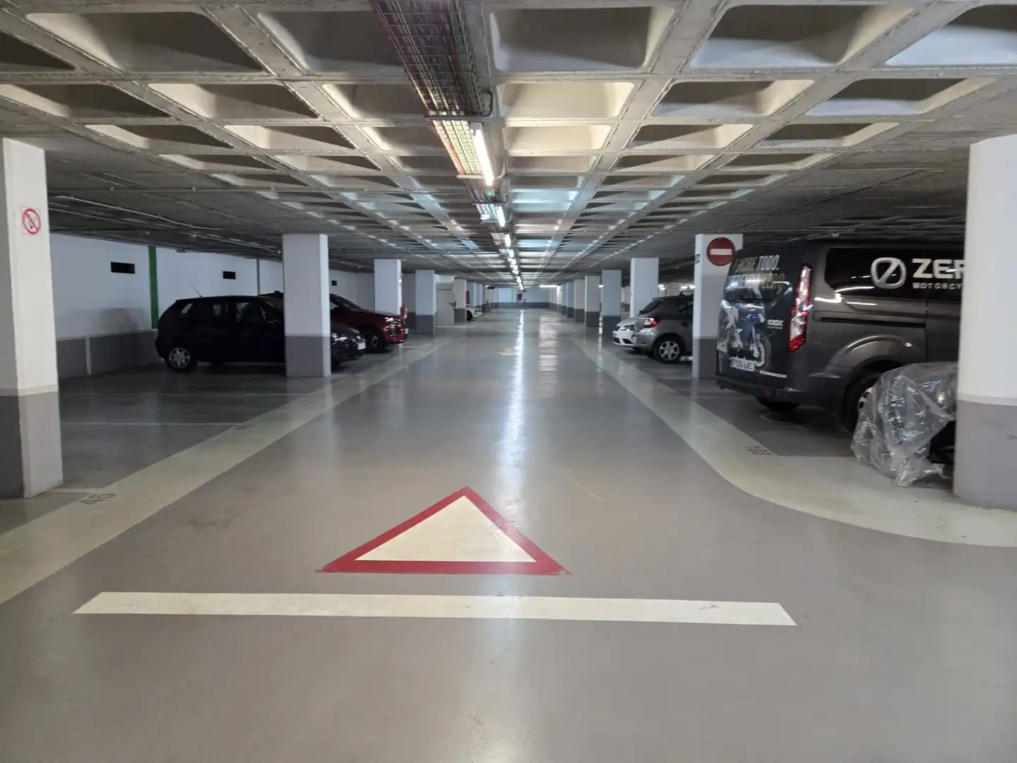 Aparcament de Garatge en venda en Sant Feliu de Llobregat amb Alarma