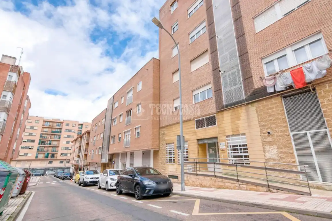 Vista exterior de Pis en venda en Salamanca amb Calefacció