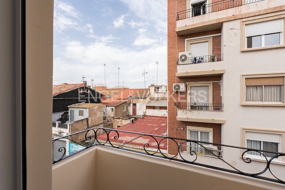 Balcony of Apartment for sale in  Valencia Capital  with Air Conditioner, Heating and Parquet flooring