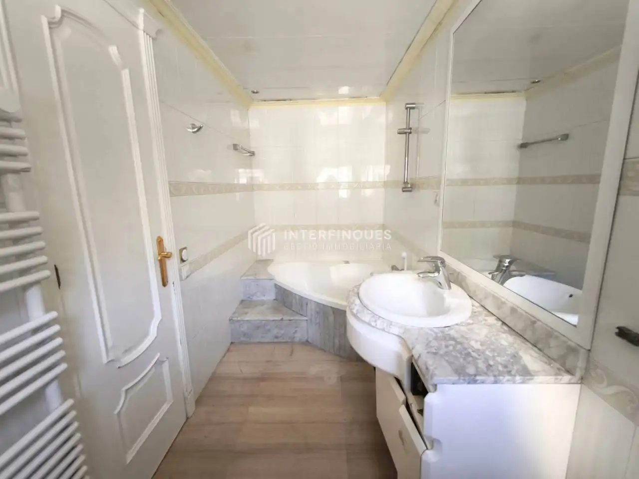 Bany de Casa o xalet en venda en Badalona amb Aire condicionat, Calefacció i Terrassa