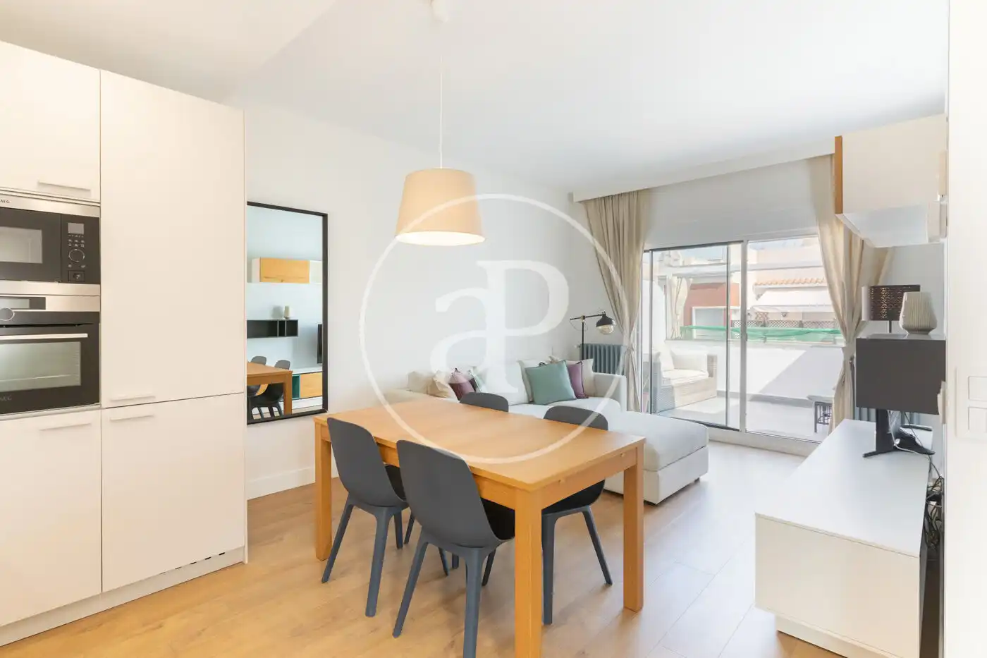 Wohnzimmer von Dachboden zur Miete in Madrid mit Klimaanlage, Heizung und Terrasse