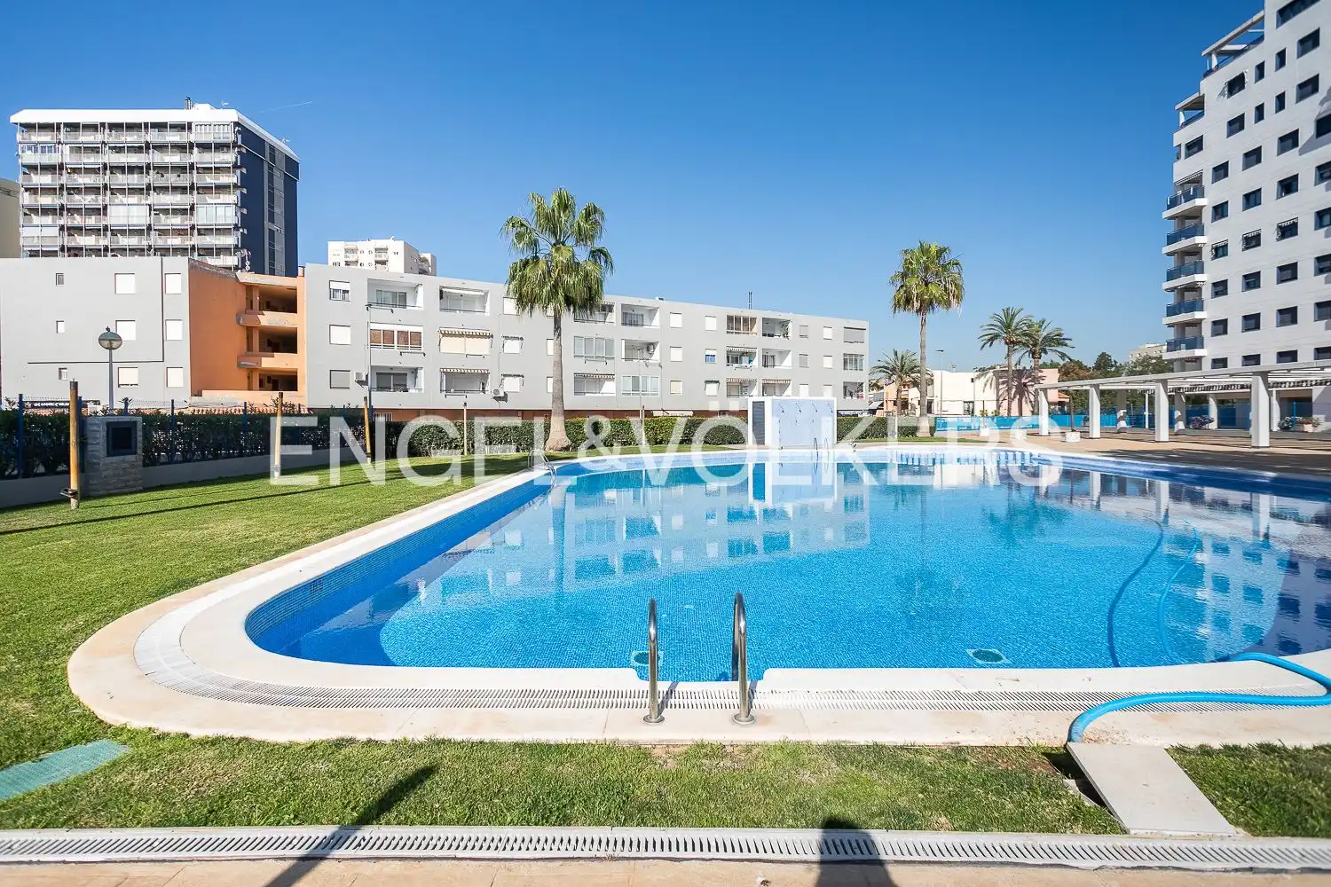 Piscina de Pis de lloguer en La Pobla de Farnals amb Aire condicionat, Calefacció i Jardí privat