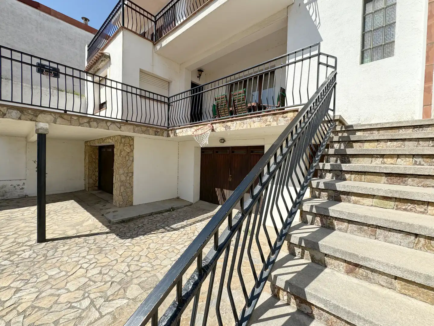 Vista exterior de Casa adosada en venta en L'Escala con Jardín privado, Terraza y Amueblado