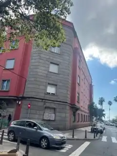 Vista exterior de Piso en venta en Las Palmas de Gran Canaria con Balcón